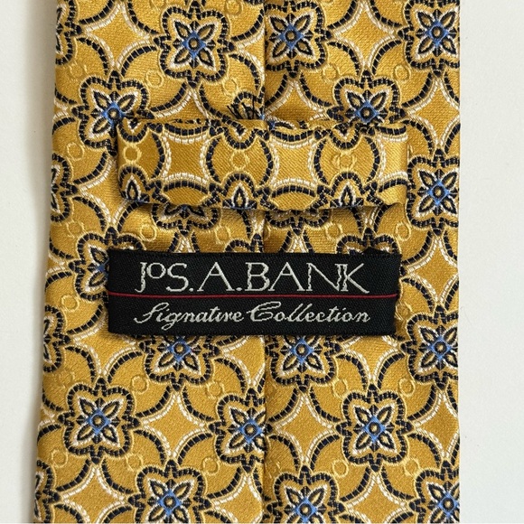 Jos. A. Bank Signature Collection Men’s  Necktie Yellow with Blue Floral Design - Picture 2 of 7